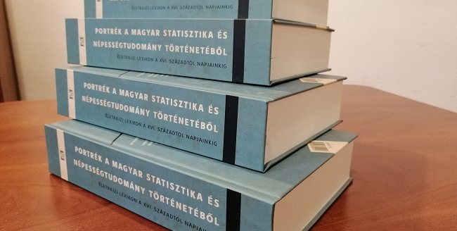 Tóth Tibor (1941–2011) agrártörténész, levéltáros, közgazdász, egyetemi tanár