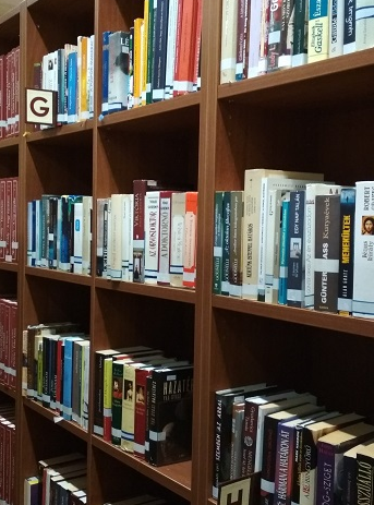 Az olvasótermekbe 2021 júniusában beválogatott könyvek